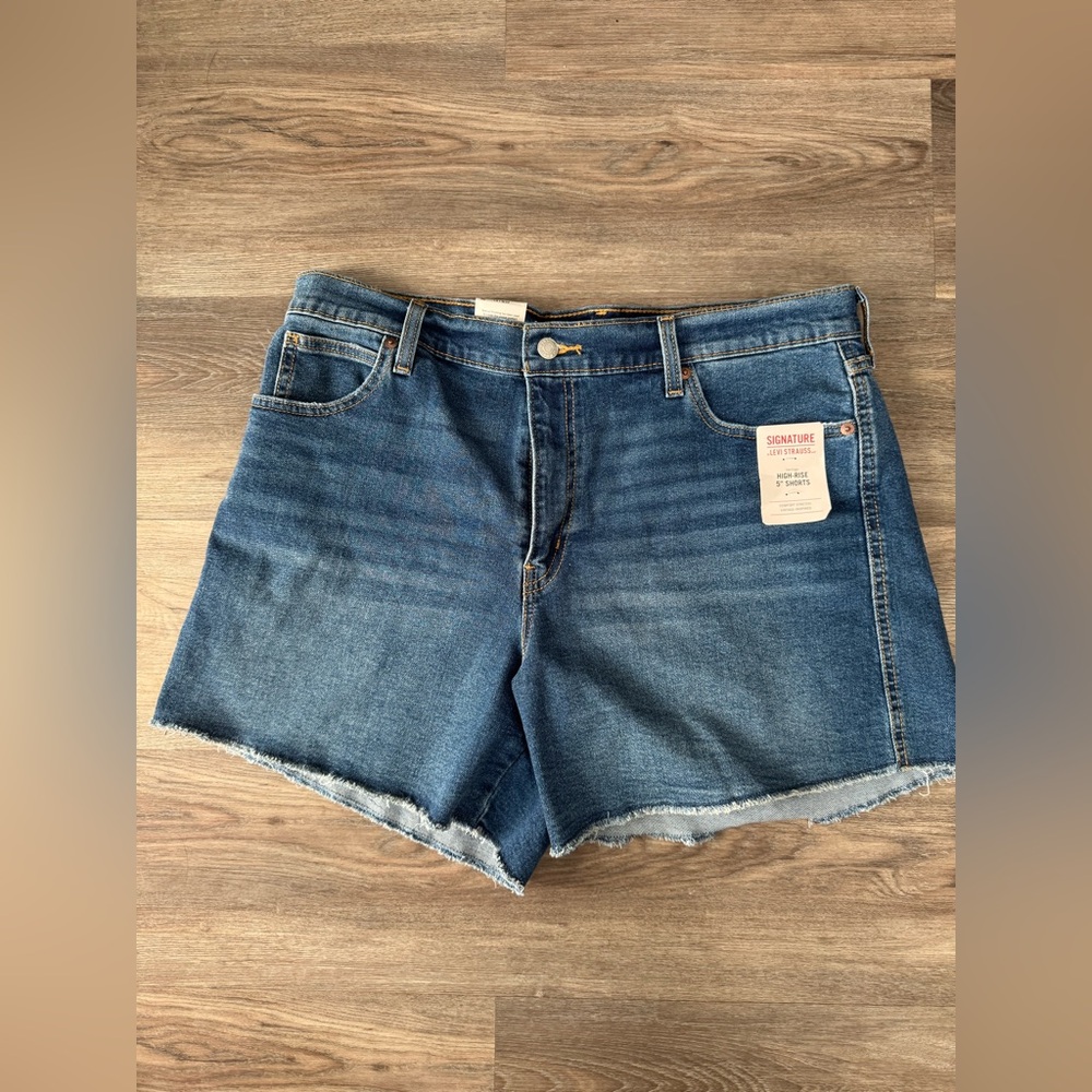 Hi-Rise Levi Signature by Levi Strauss - Hi Rise Shorts